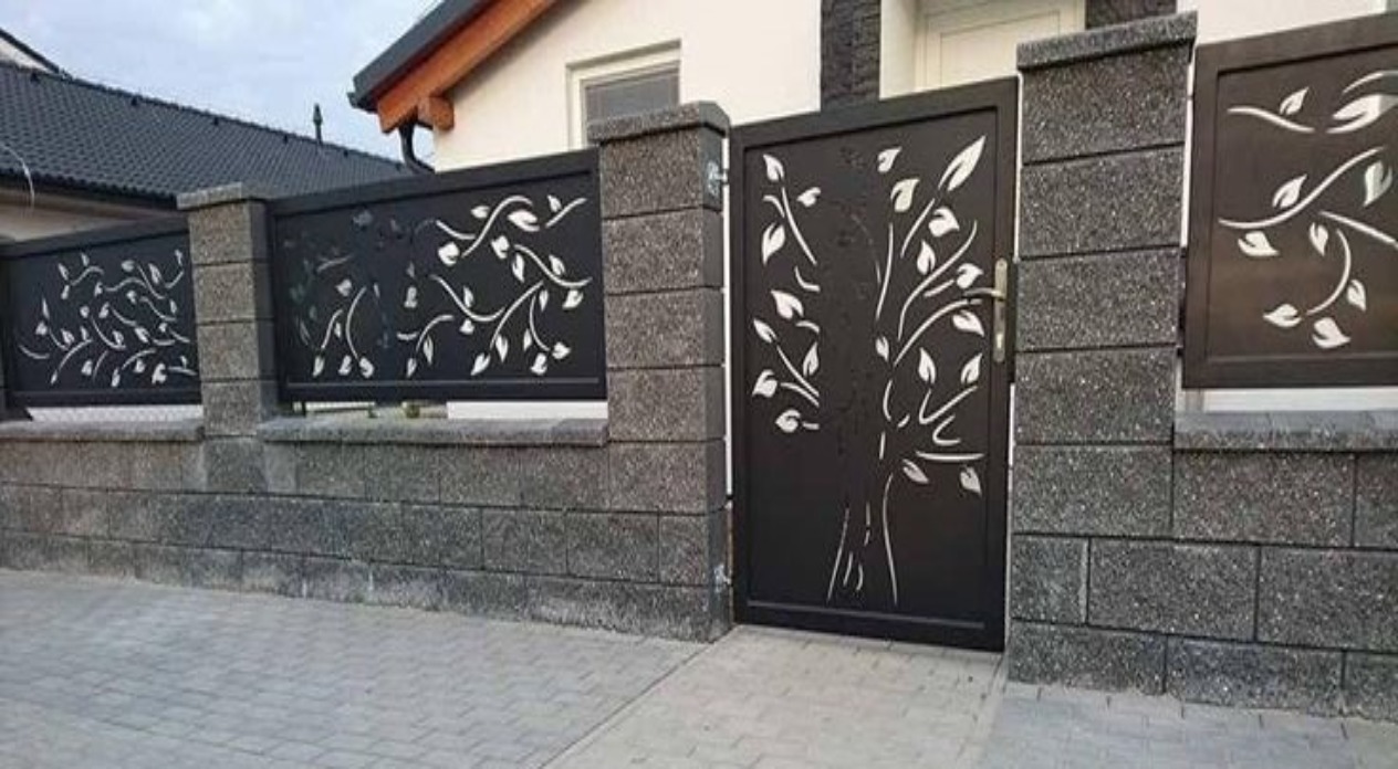 Modern kiskapu és kerítés elemek