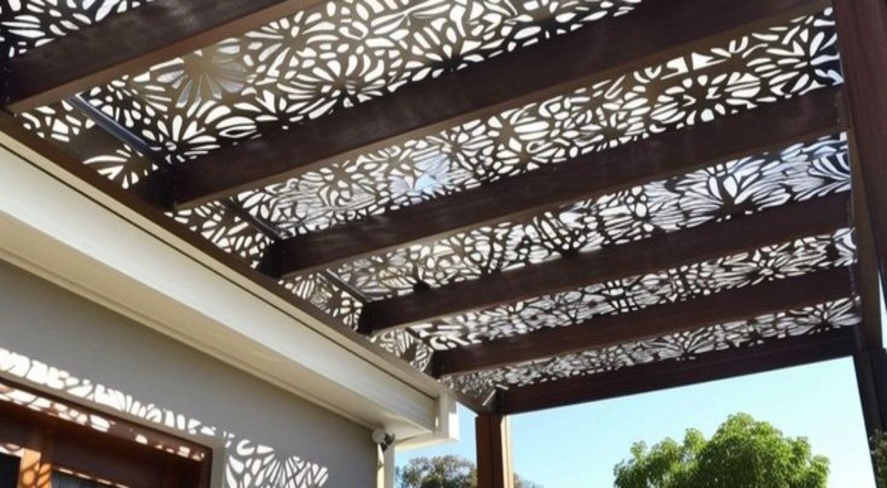 Dekoratív elő-és tetőpanelek